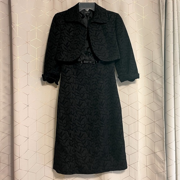Tahari Dresses & Skirts - Tahari Formal Dress & Jacket